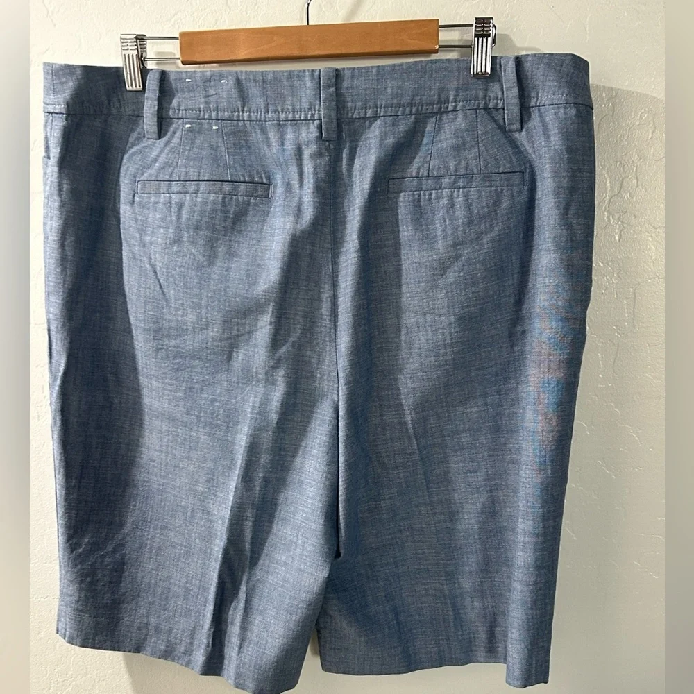Talbots PERFECT SHORTS BERMUDA LENGTH CHAMBRAY - Picture 5 of 7